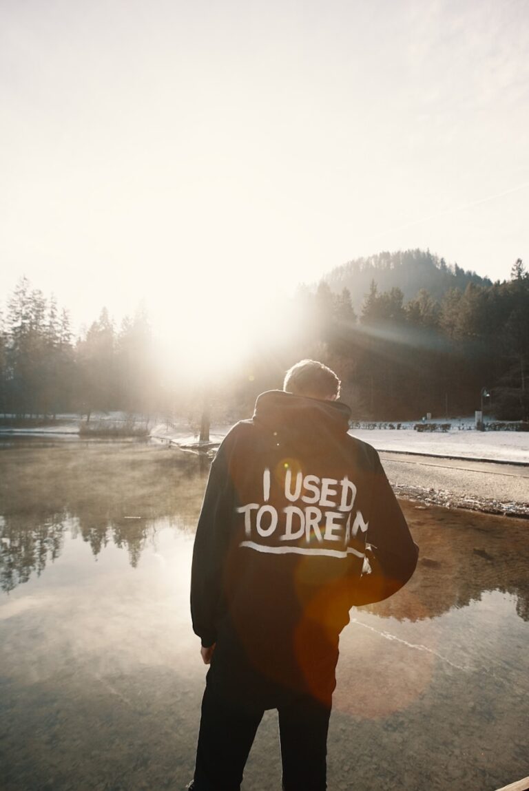 Ce înseamnă când visezi că te ridici dintr-un pat de spital și ce mesaj îți transmit aceste vise despre recuperare