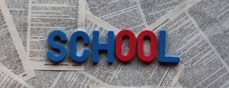 Cum sa alegi o scoala potrivita pentru copilul tau: factori esentiali de luat in considerare