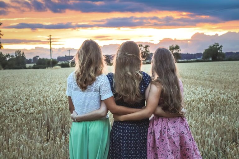 Citate despre prietenie care îți vor reaminti ce înseamnă să ai alături oameni adevărați