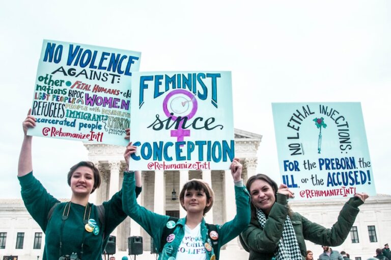 Cum putem promova drepturile femeilor in contextul schimbarilor sociale globale