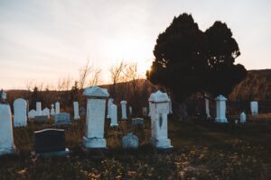 Photo "What does it mean when you dream of a deceased person and what is the connection of this dream to the grieving process?"