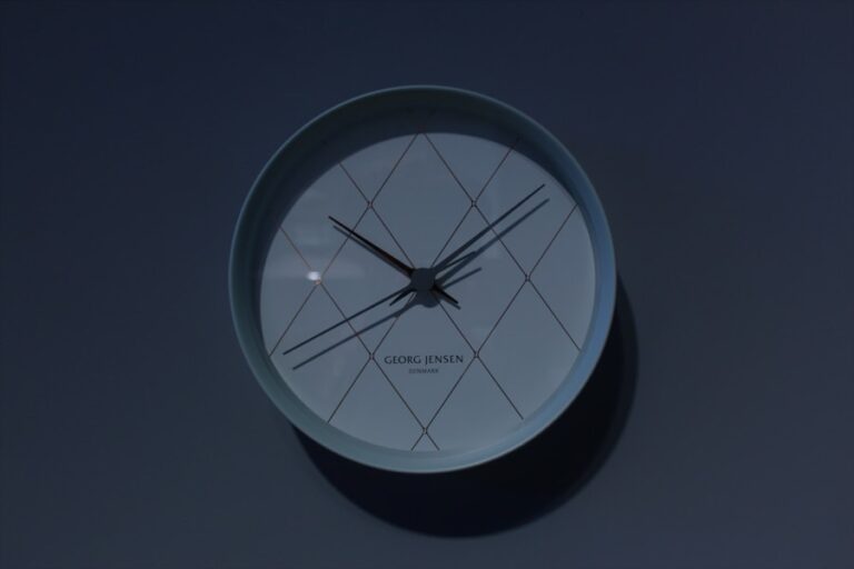 Ce înseamnă când visezi un ceas care se oprește și ce legătura are cu frica de trecerea timpului